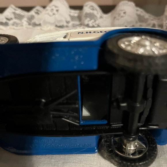 Vintage White and Blue Model Van - Picture 8 of 10